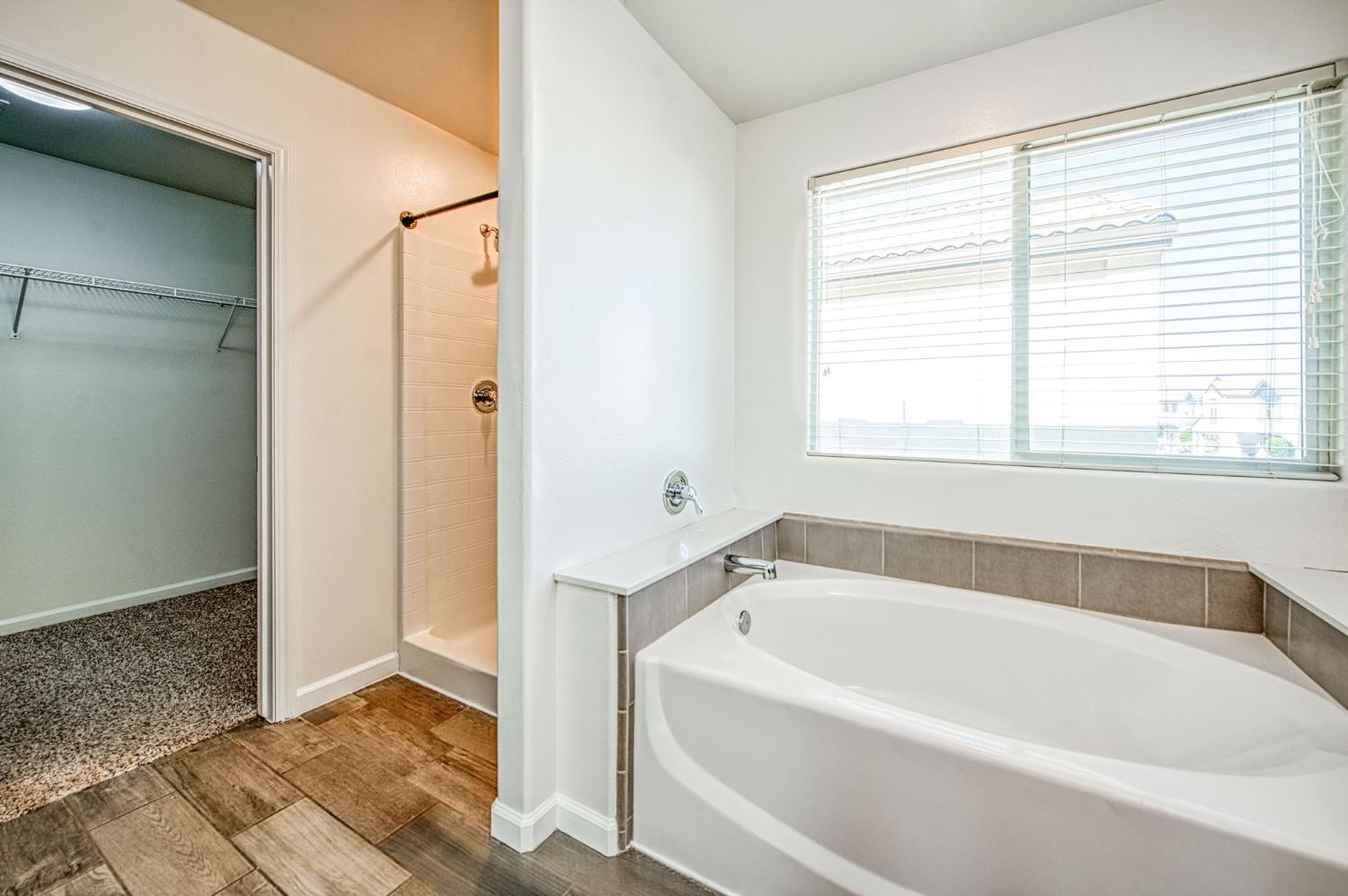 3660 Parkstone Way, Clovis, CA 93619