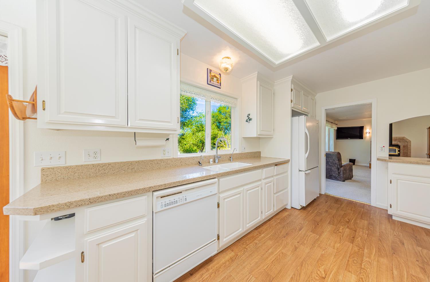 50359 Dovewood Ln, Oakhurst, CA 93644