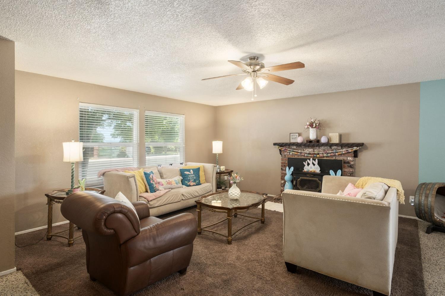 991 7Th Avenue Dr, Kingsburg, CA 93631