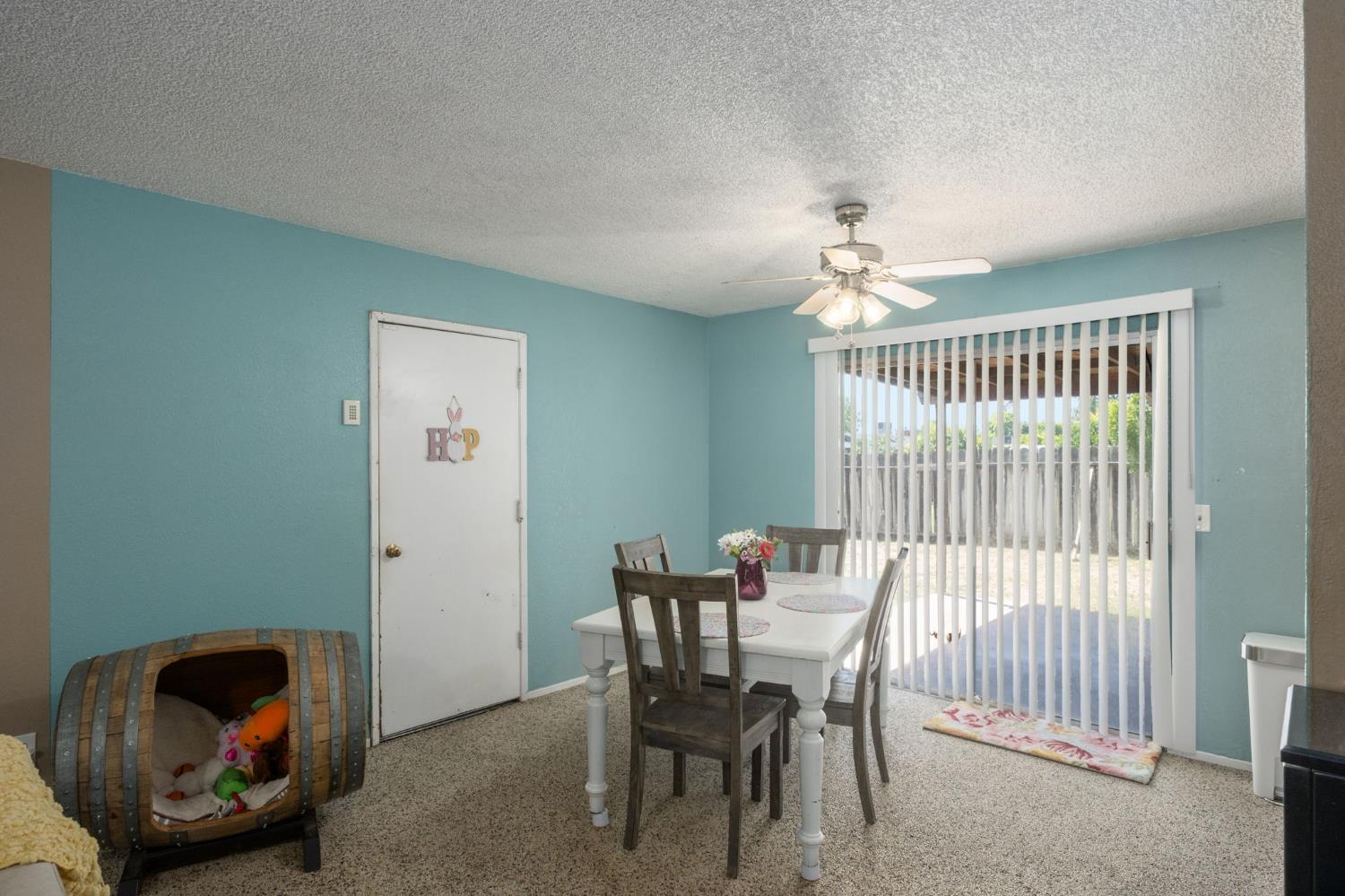 991 7Th Avenue Dr, Kingsburg, CA 93631