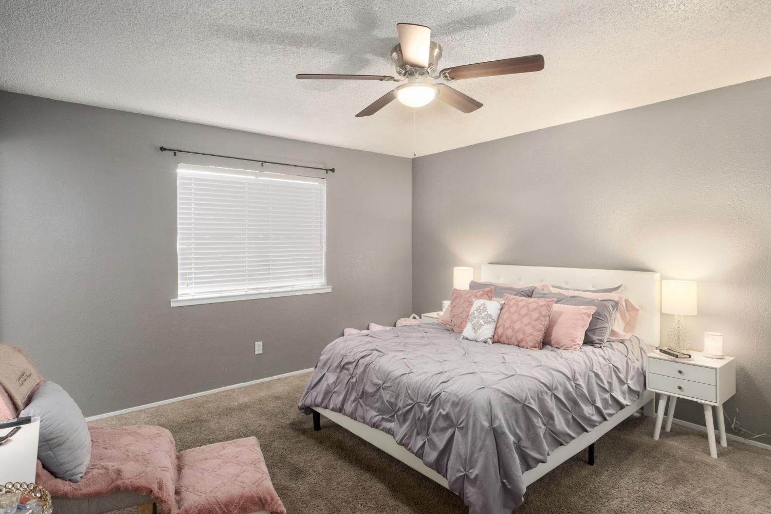 991 7Th Avenue Dr, Kingsburg, CA 93631