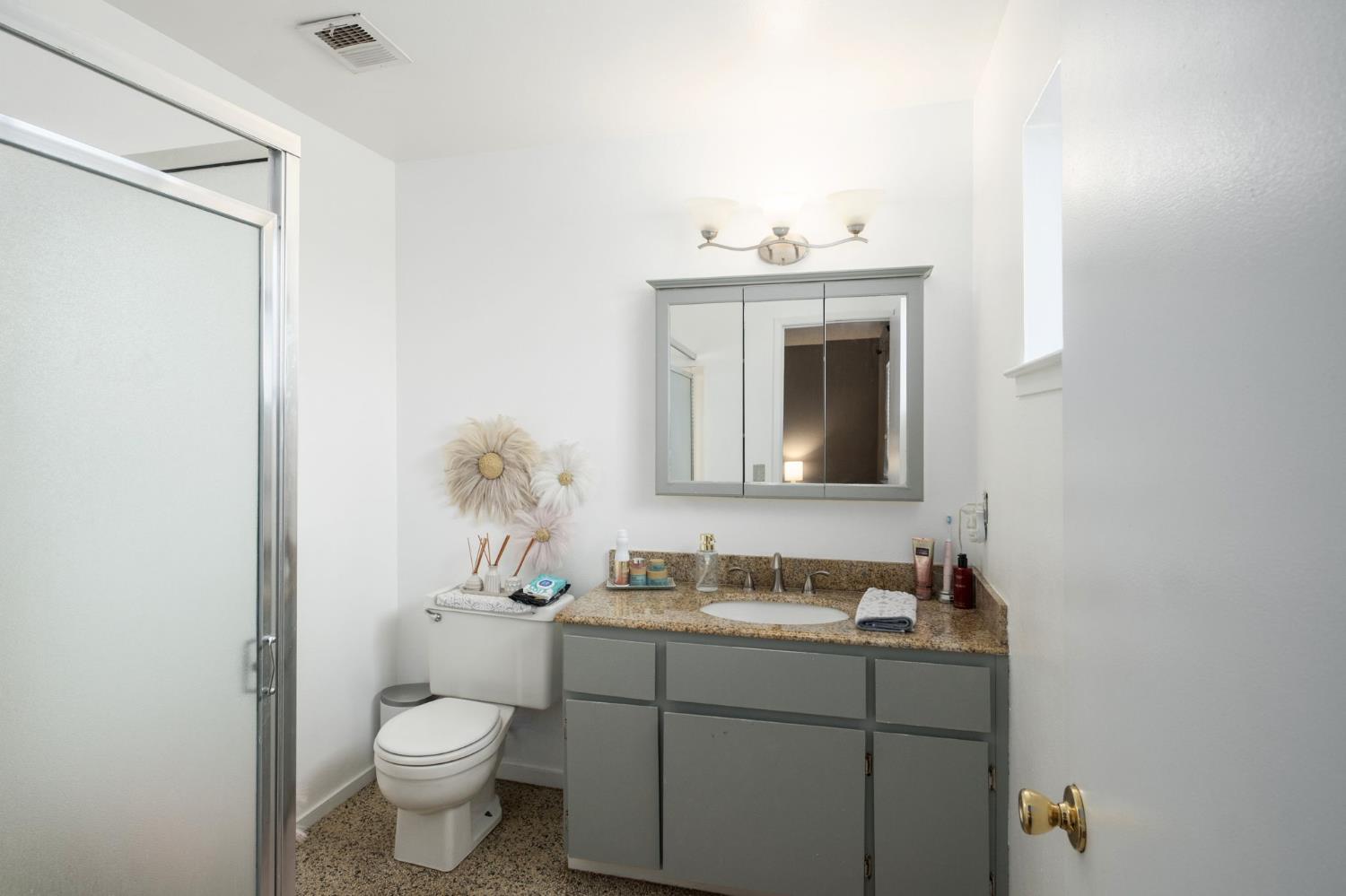 991 7Th Avenue Dr, Kingsburg, CA 93631