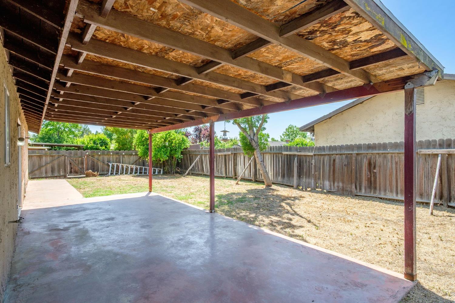 991 7Th Avenue Dr, Kingsburg, CA 93631
