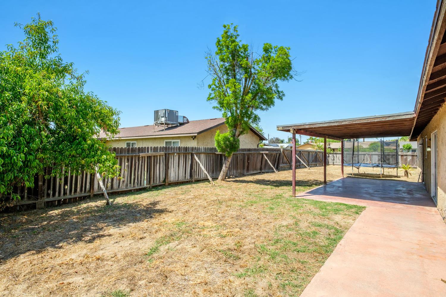 991 7Th Avenue Dr, Kingsburg, CA 93631
