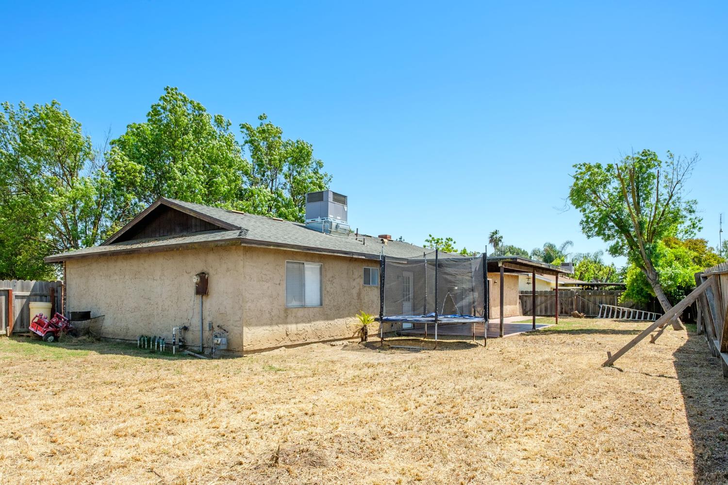 991 7Th Avenue Dr, Kingsburg, CA 93631