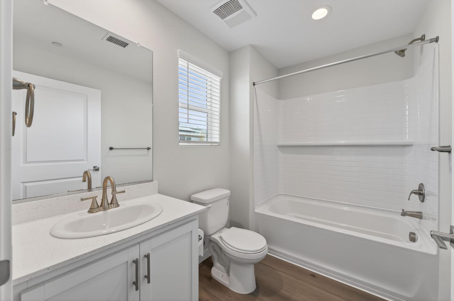 787 Laina Ave, Madera, CA 93636