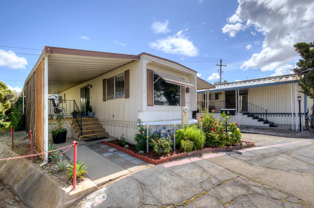 1724 Minnewawa #8, Clovis, CA 93612