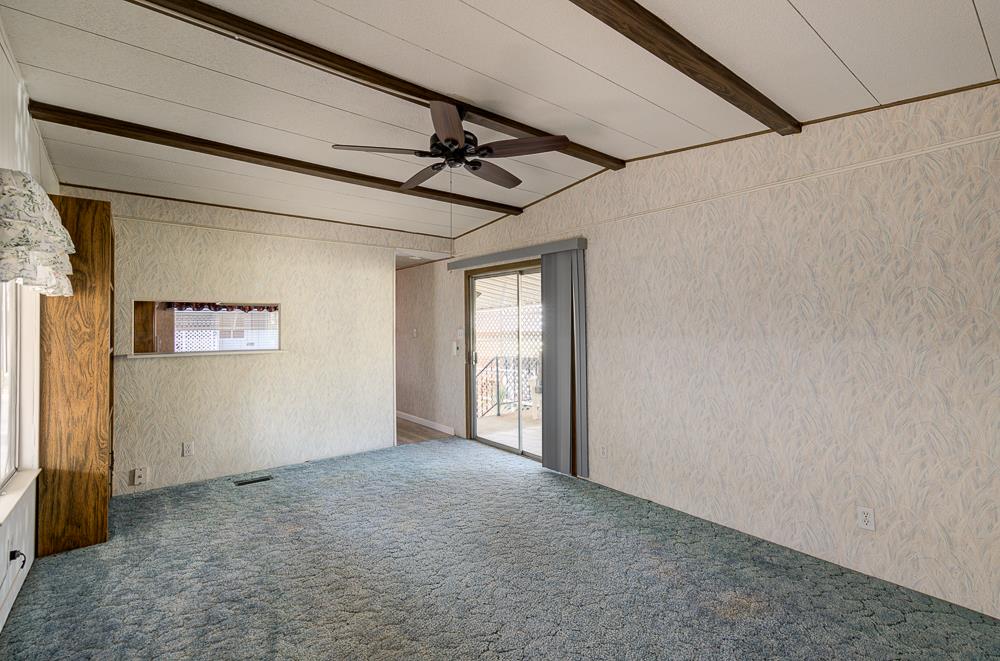 1724 Minnewawa #8, Clovis, CA 93612