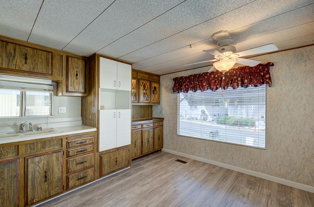 1724 Minnewawa #8, Clovis, CA 93612