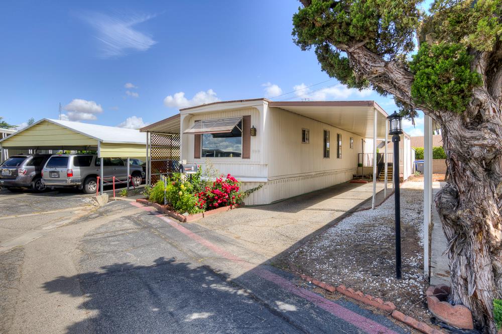 1724 Minnewawa #8, Clovis, CA 93612