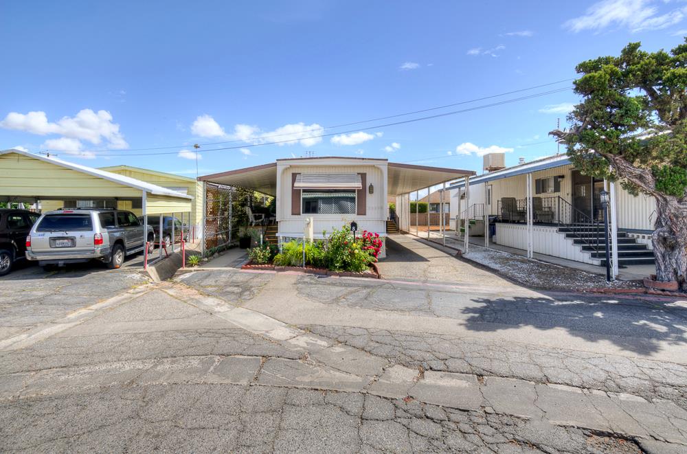 1724 Minnewawa #8, Clovis, CA 93612