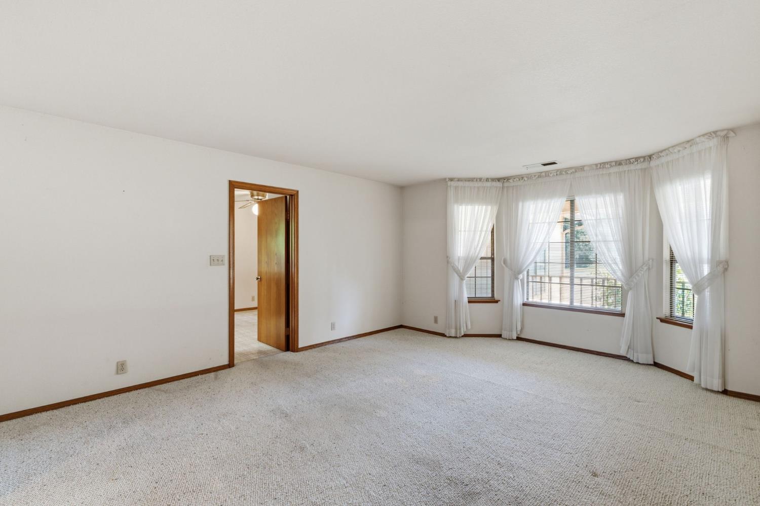 19098 Deane Dr, Madera, CA 93638