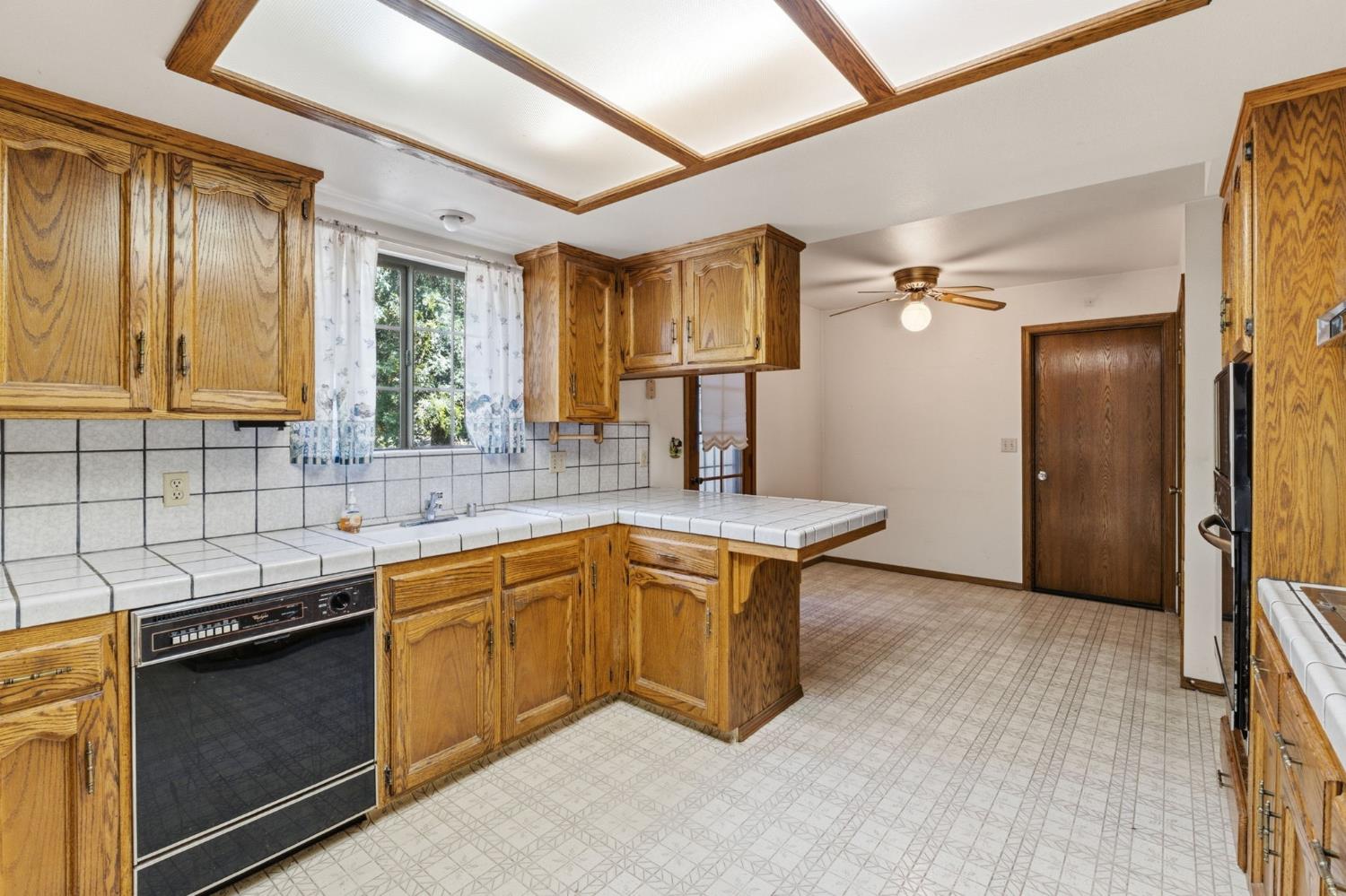 19098 Deane Dr, Madera, CA 93638