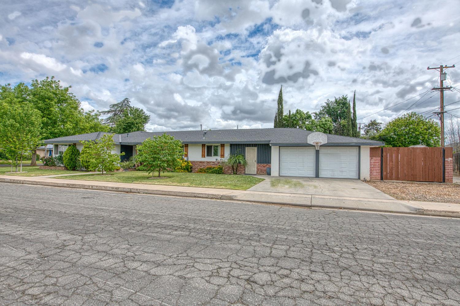 3334 N Harrison, Fresno, CA 93704