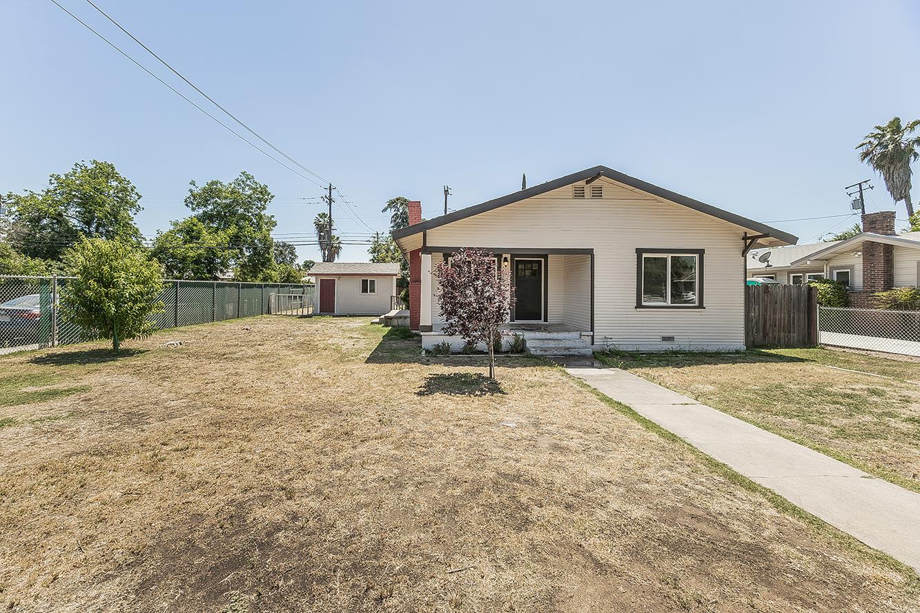 1044 E Cornell Ave, Fresno, CA 93704