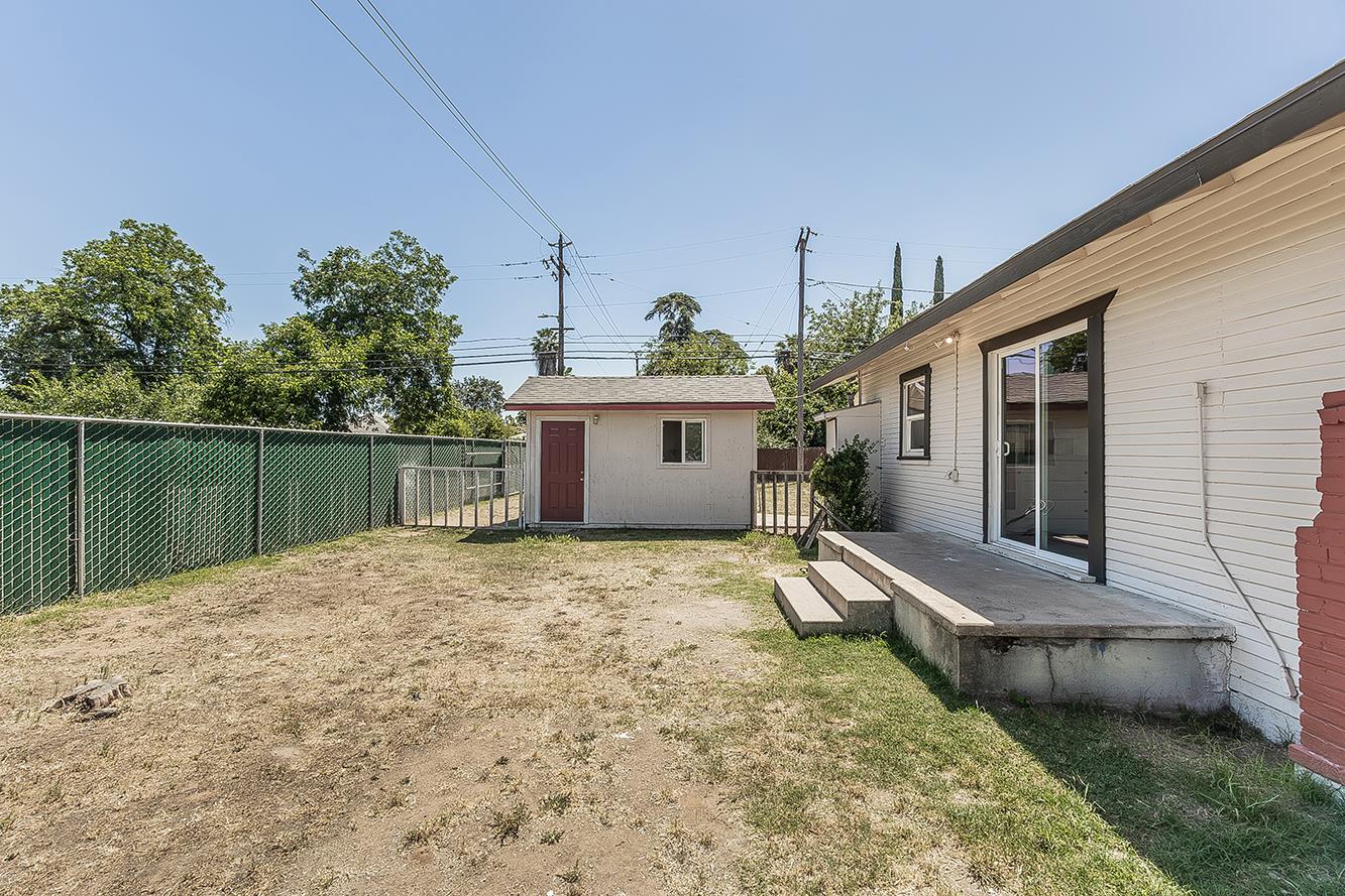 1044 E Cornell Ave, Fresno, CA 93704