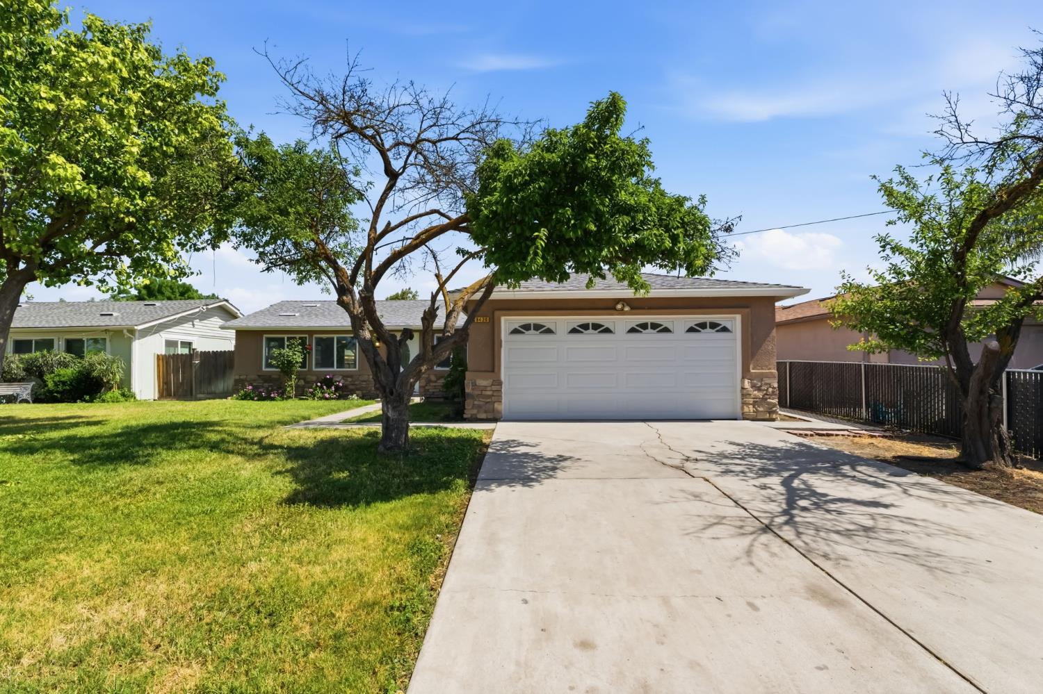 8420 4Th St, San Joaquin, CA 93660