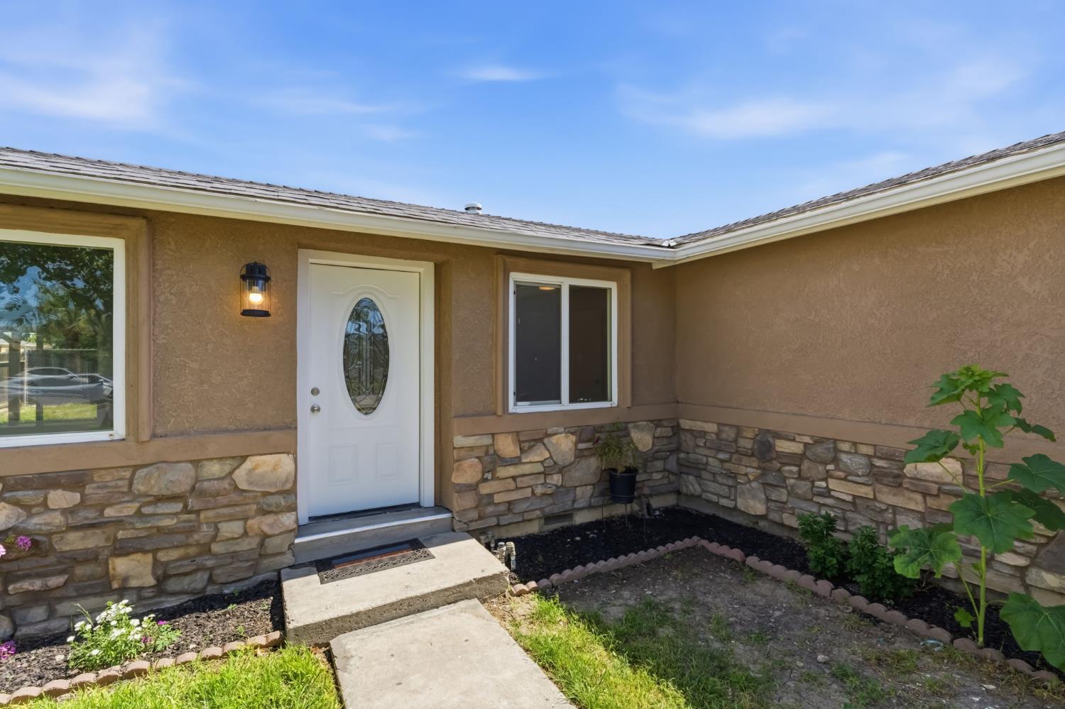 8420 4Th St, San Joaquin, CA 93660