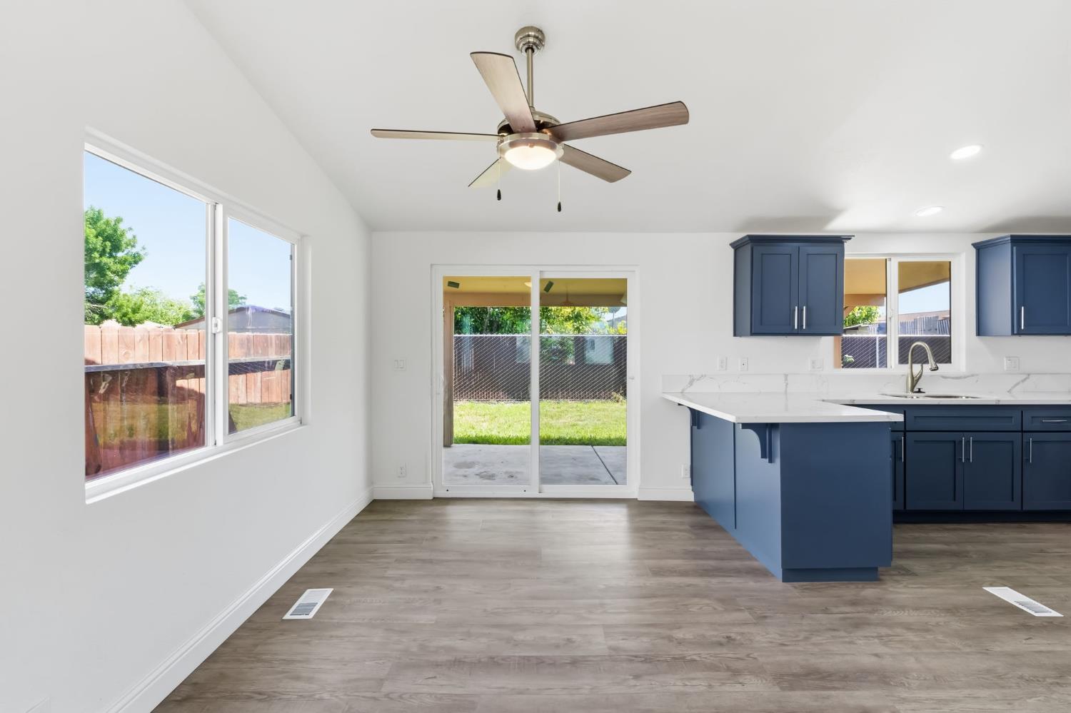 8420 4Th St, San Joaquin, CA 93660