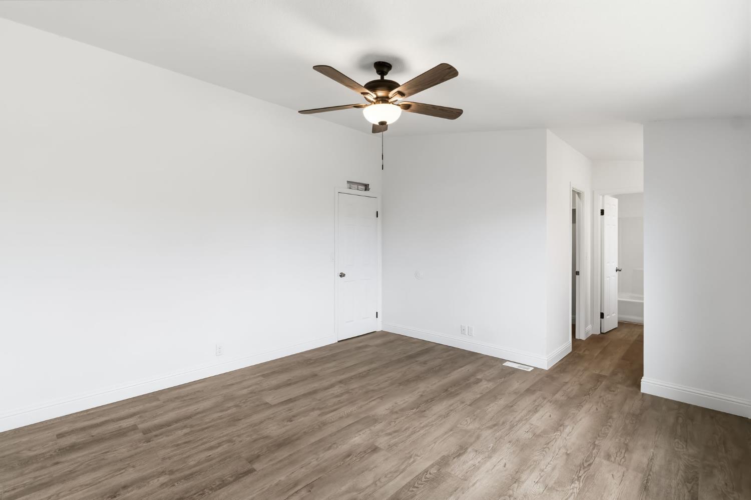 8420 4Th St, San Joaquin, CA 93660