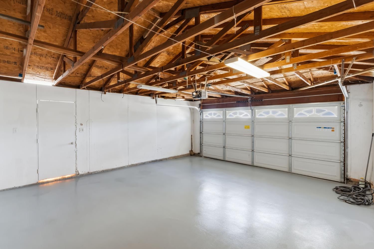 8420 4Th St, San Joaquin, CA 93660