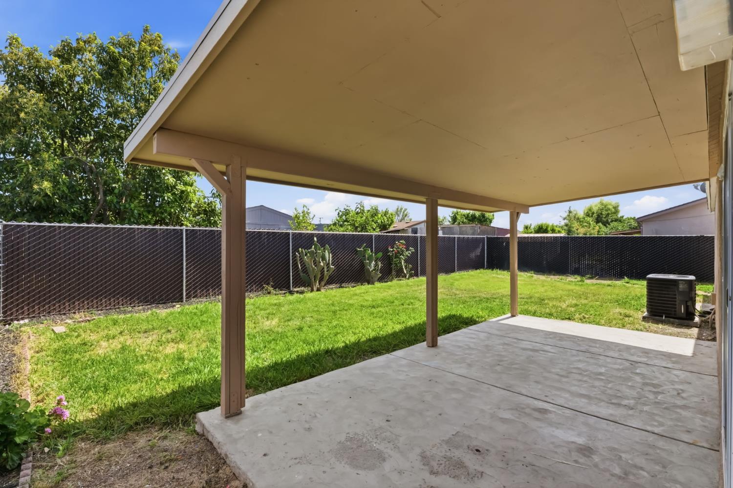 8420 4Th St, San Joaquin, CA 93660