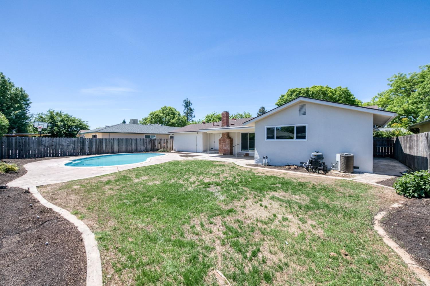 6616 N Chance Ave, Fresno, CA 93710