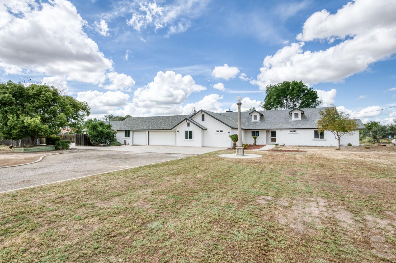 16564 Monreal Rd, Madera, CA 93636
