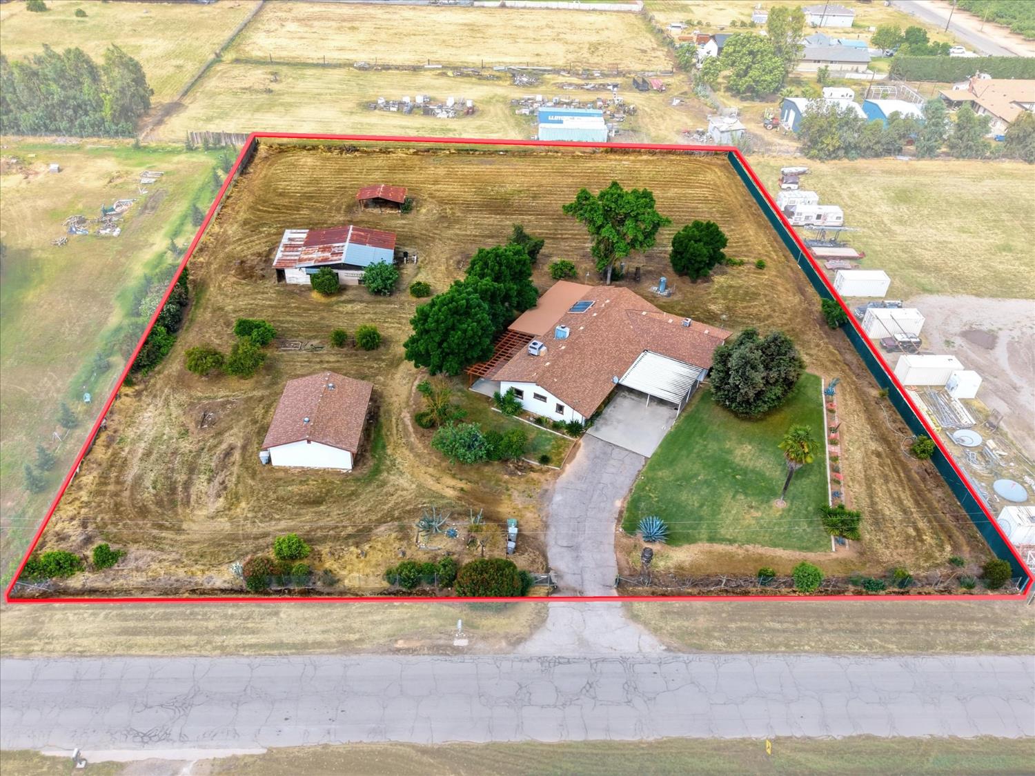 2411 N Ring Ave, Fresno, CA 93723