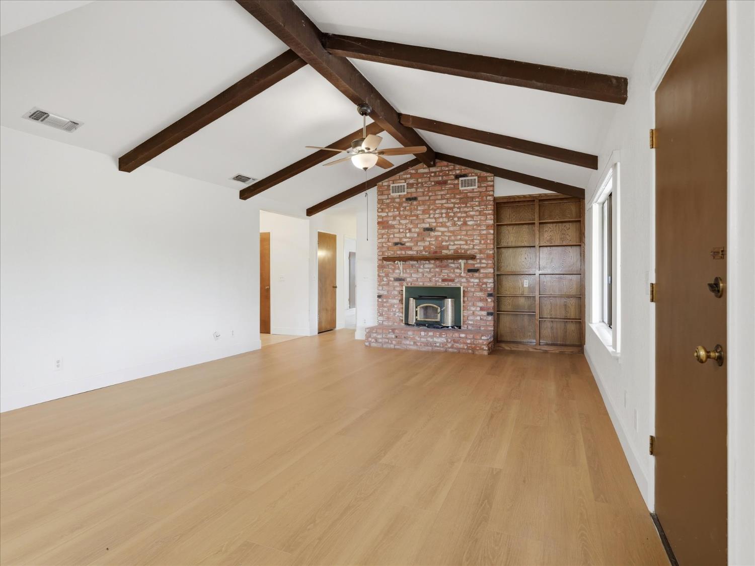 2411 N Ring Ave, Fresno, CA 93723