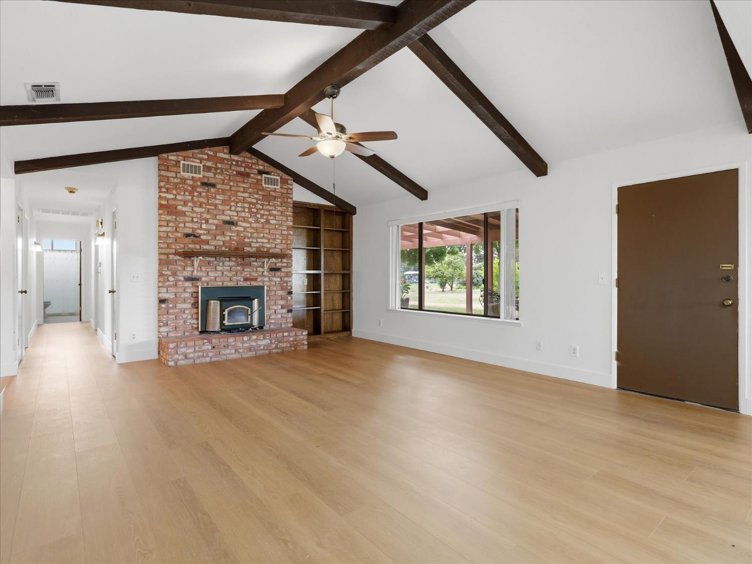 2411 N Ring Ave, Fresno, CA 93723