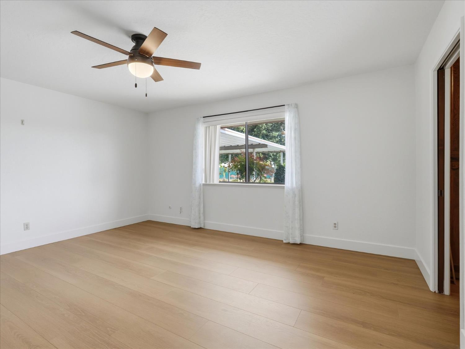 2411 N Ring Ave, Fresno, CA 93723