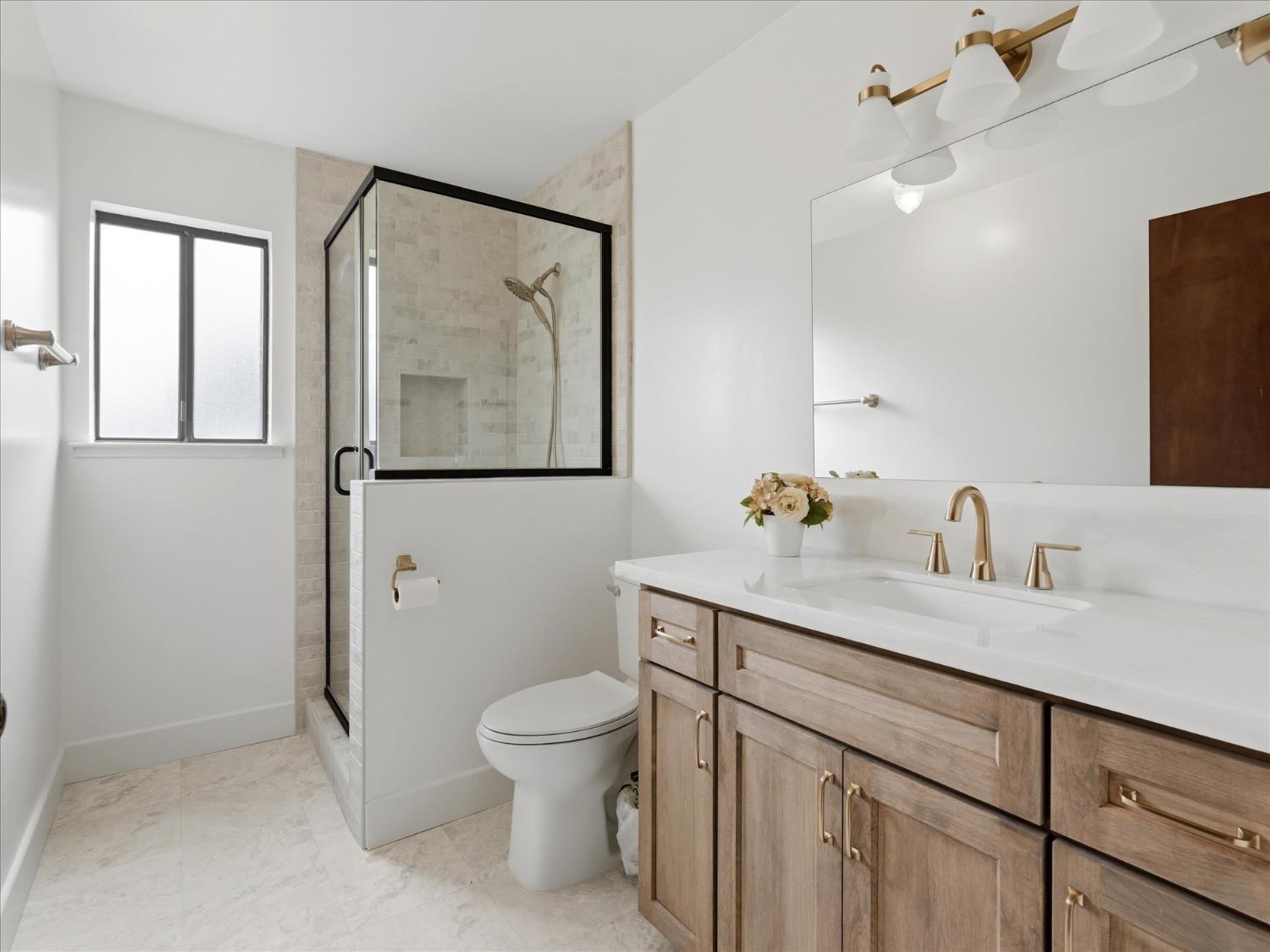 2411 N Ring Ave, Fresno, CA 93723