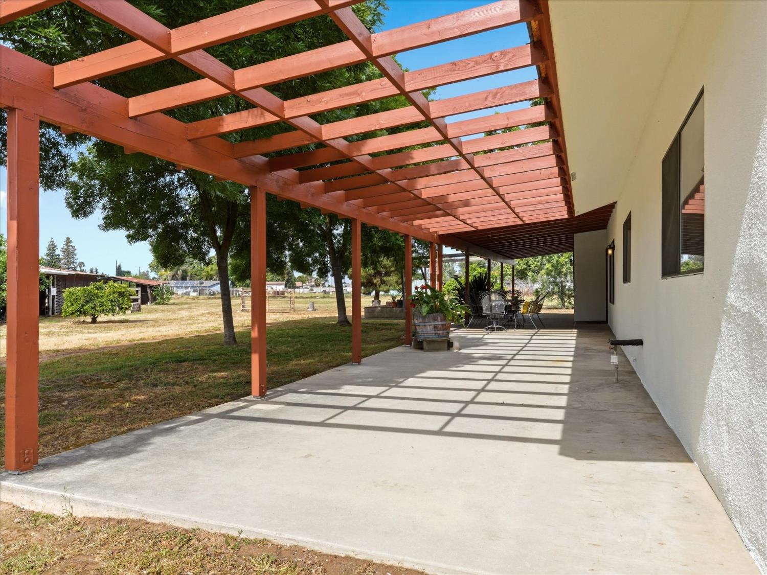 2411 N Ring Ave, Fresno, CA 93723