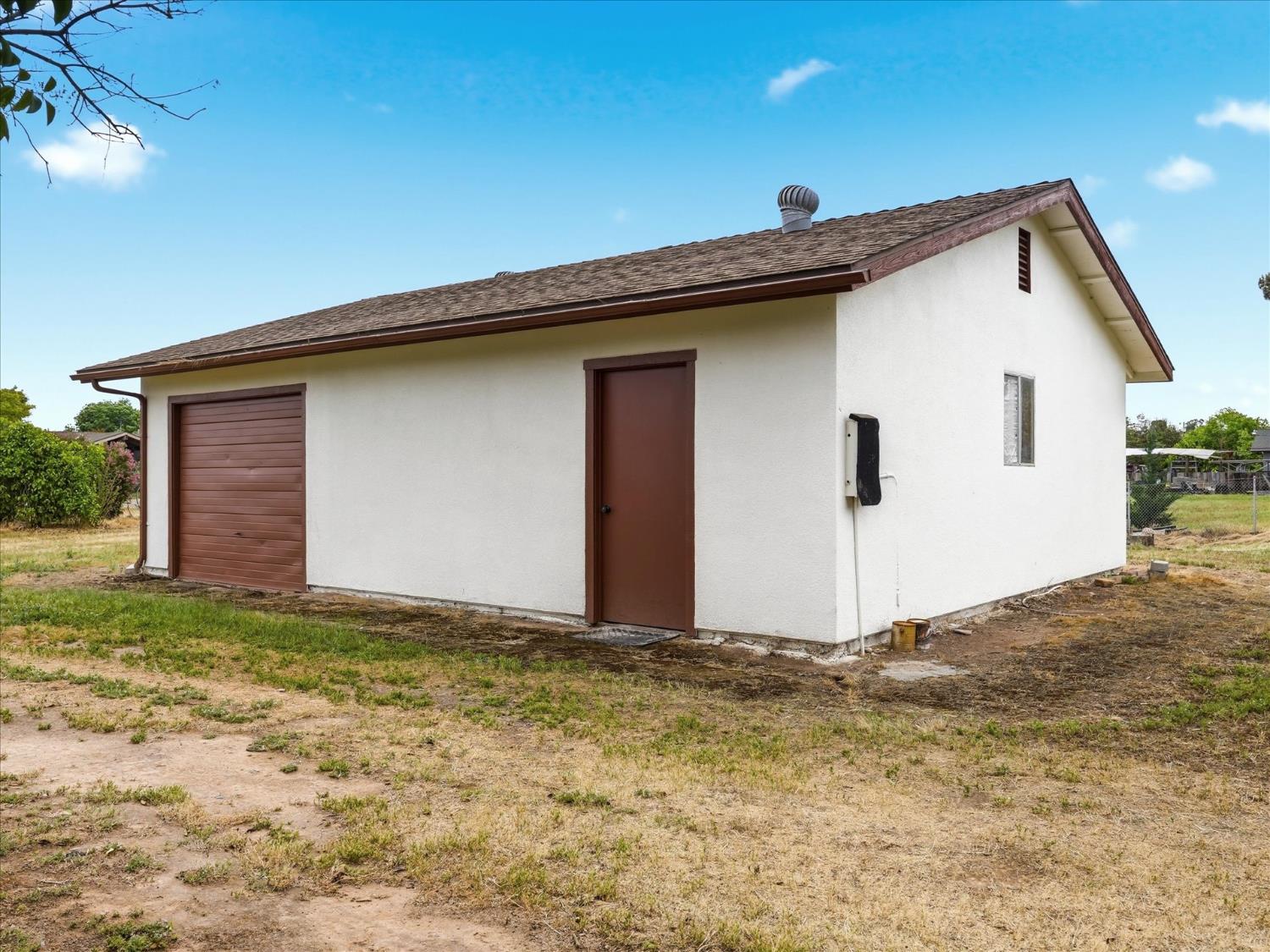 2411 N Ring Ave, Fresno, CA 93723