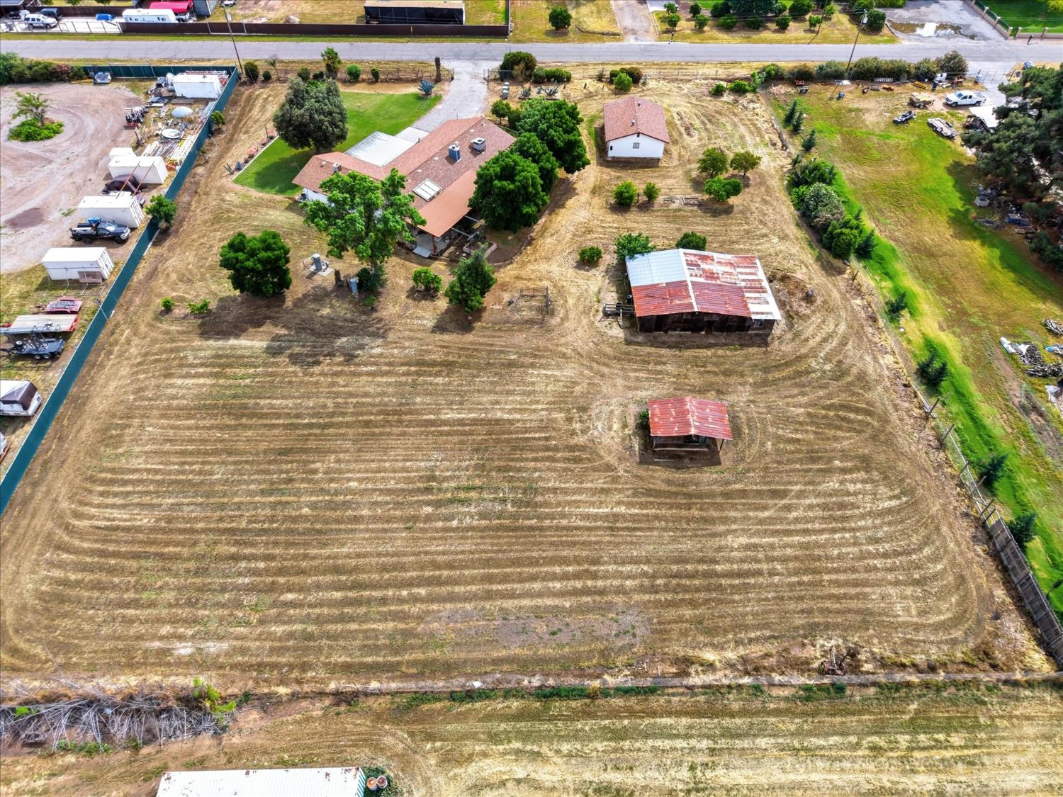 2411 N Ring Ave, Fresno, CA 93723