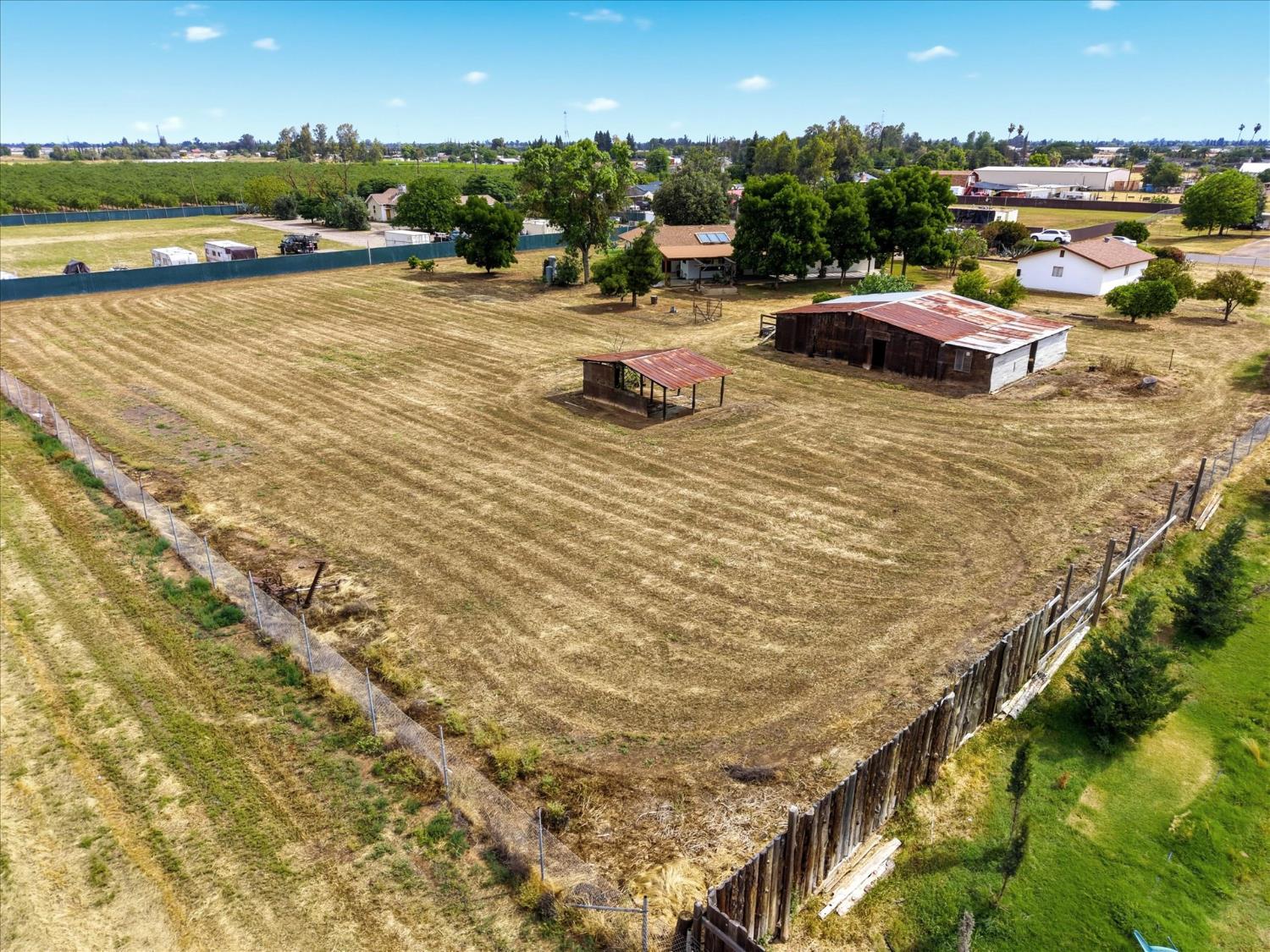 2411 N Ring Ave, Fresno, CA 93723