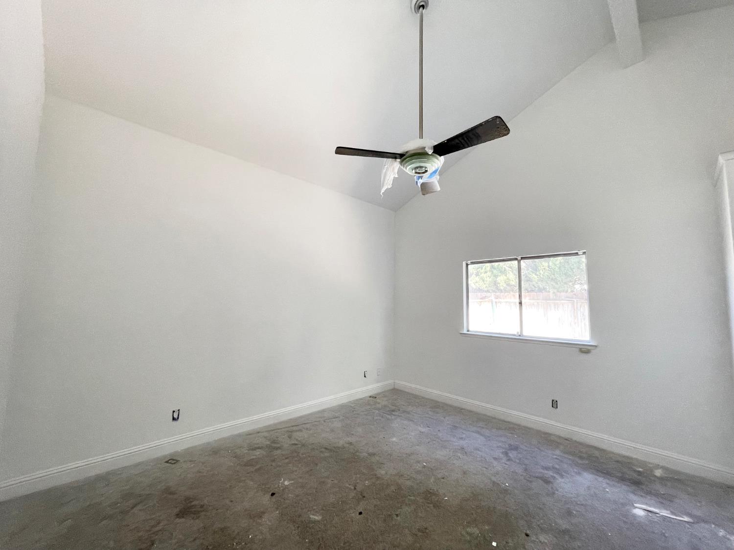 5706 W Ellery Ave, Fresno, CA 93722