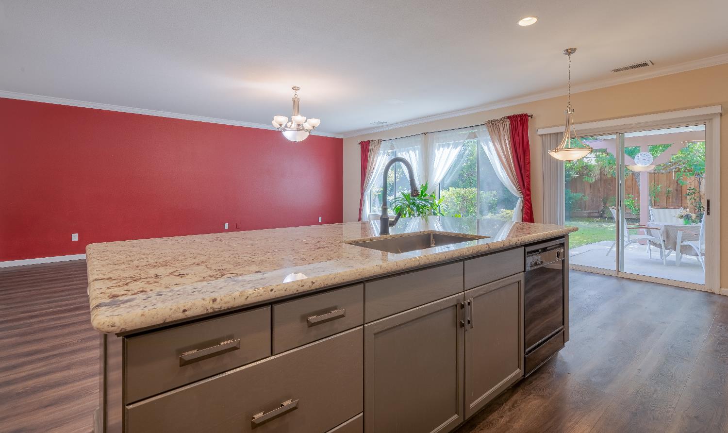 2222 Carson Ave, Clovis, CA 93611