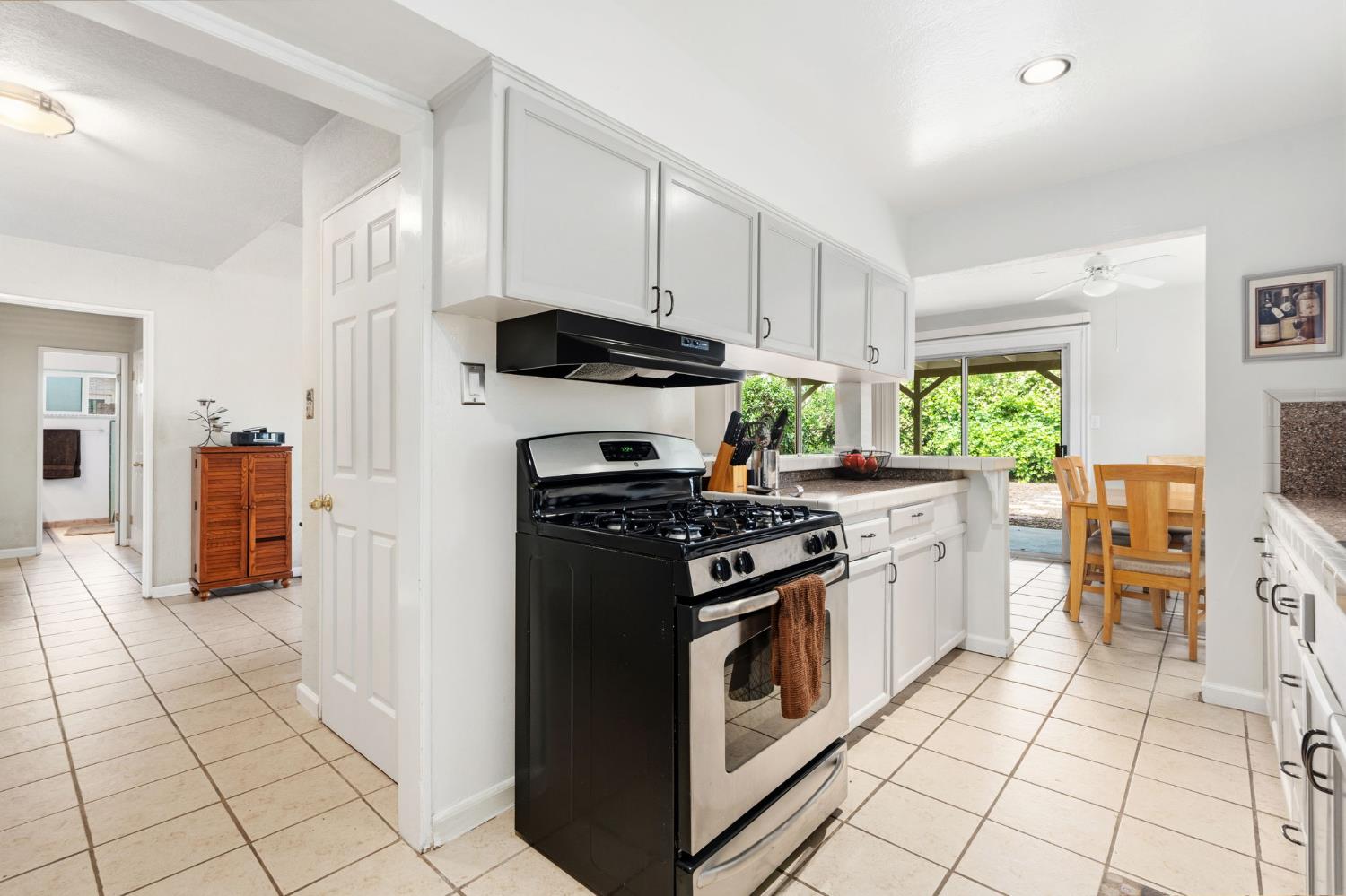 1203 E Simpson Ave, Fresno, CA 93704