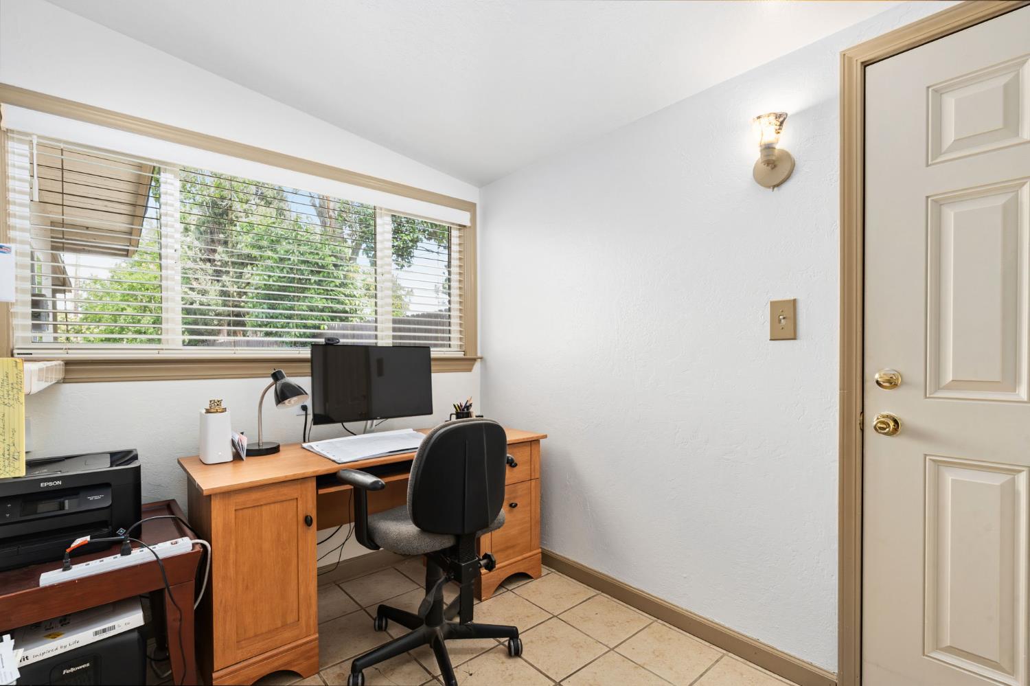 1203 E Simpson Ave, Fresno, CA 93704