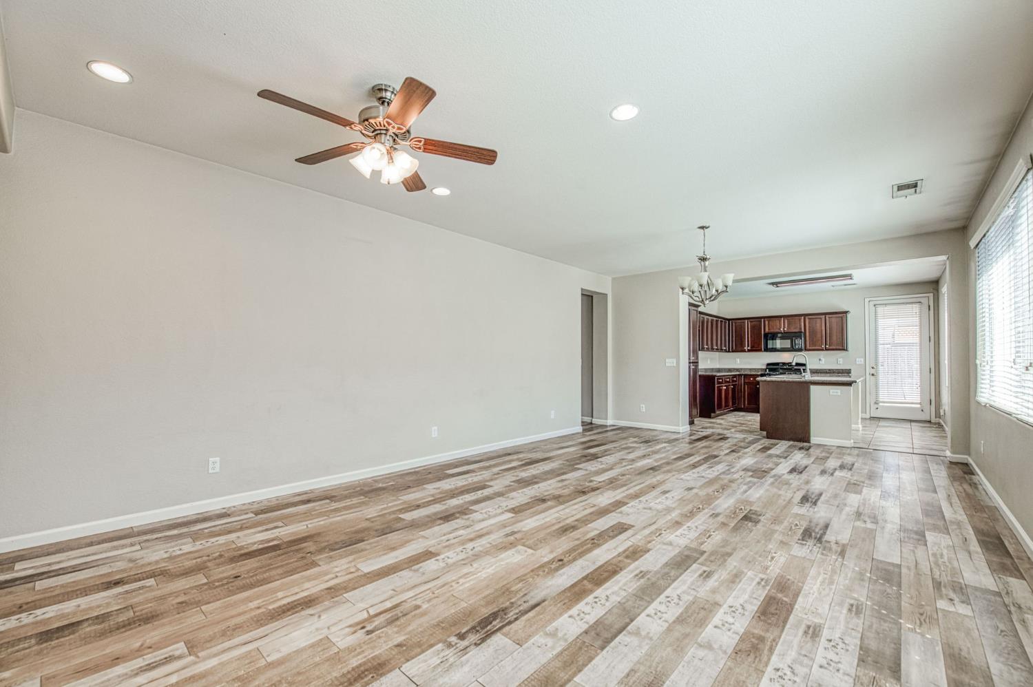 7362 E Ramona Way, Fresno, CA 93737