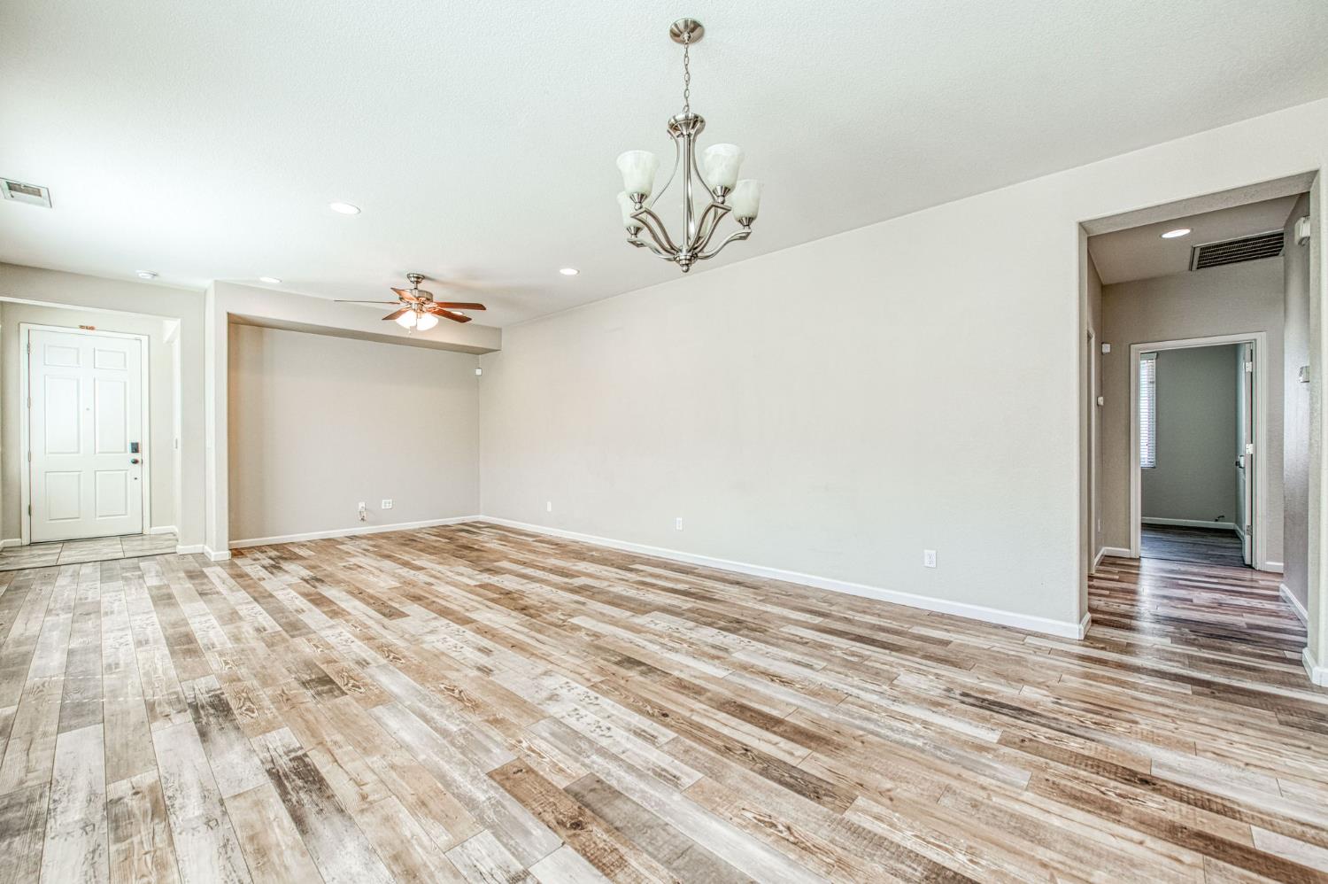 7362 E Ramona Way, Fresno, CA 93737