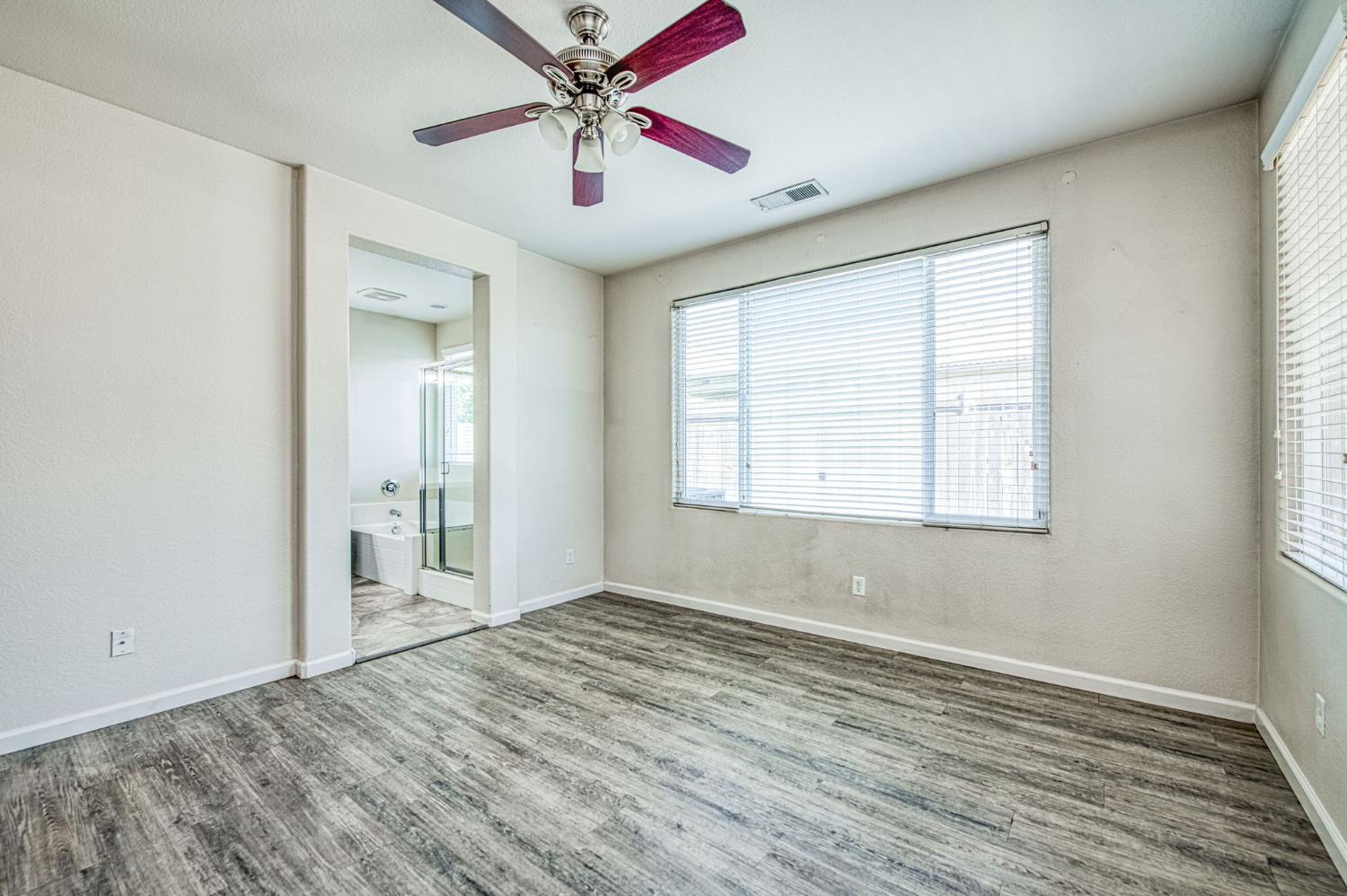 7362 E Ramona Way, Fresno, CA 93737