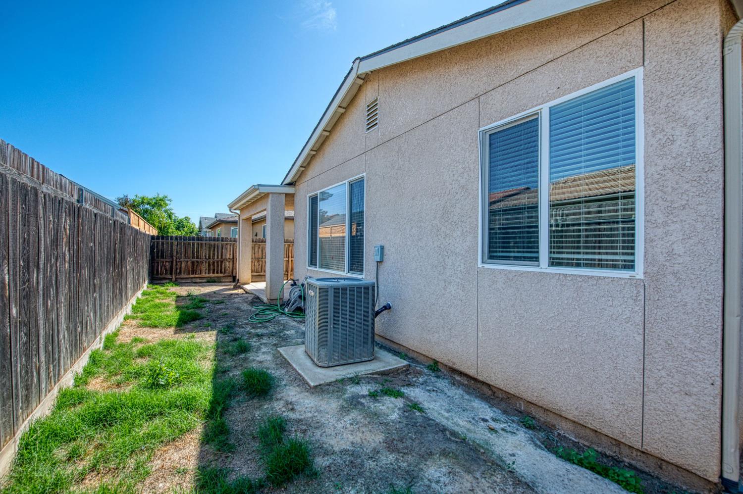 7362 E Ramona Way, Fresno, CA 93737