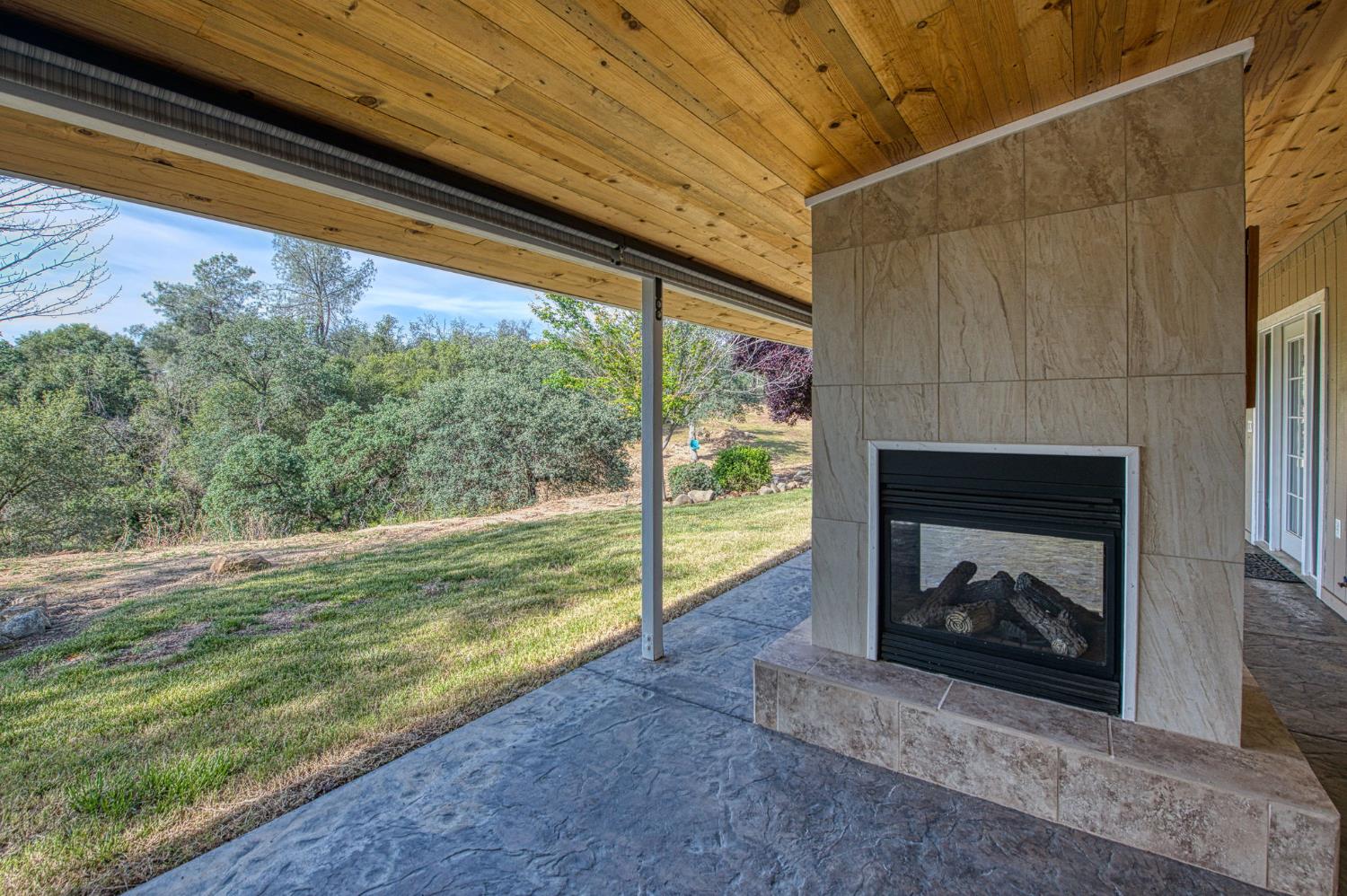 33717 River Knolls Rd, Coarsegold, CA 93614