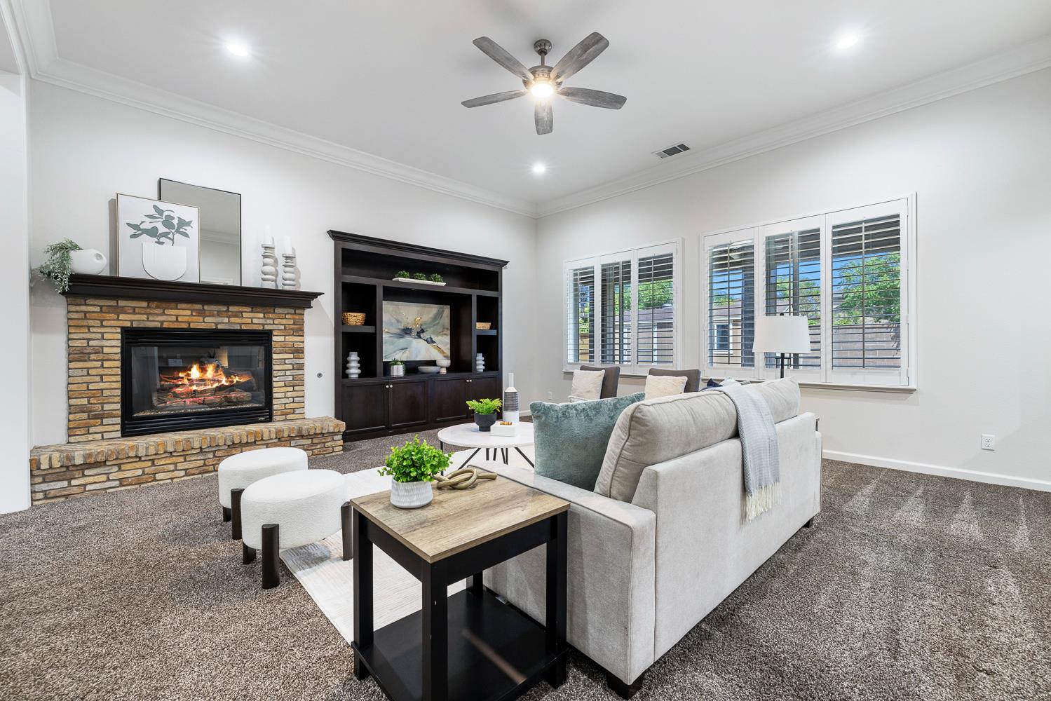 1945 N Emil Ave, Clovis, CA 93619