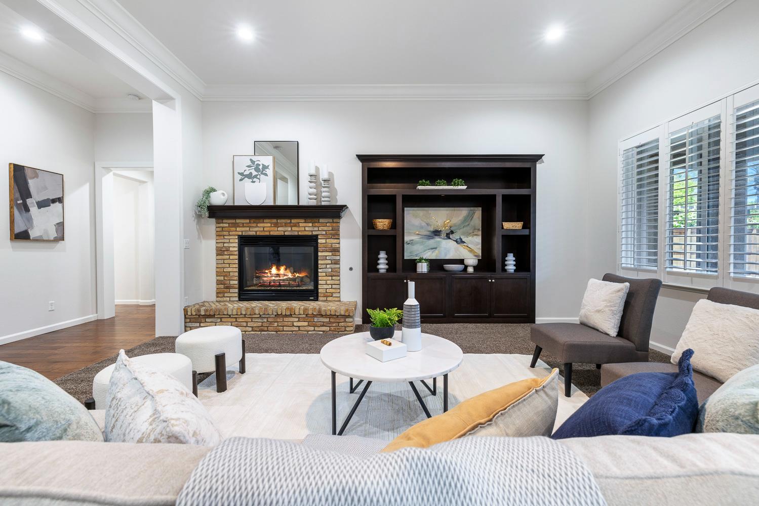 1945 N Emil Ave, Clovis, CA 93619