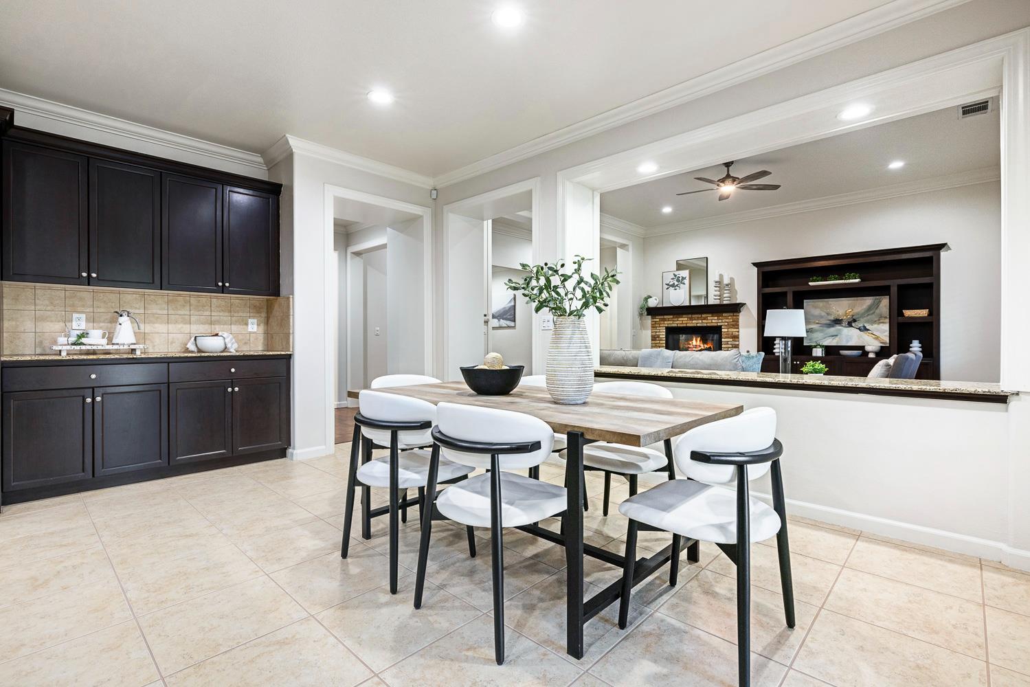 1945 N Emil Ave, Clovis, CA 93619