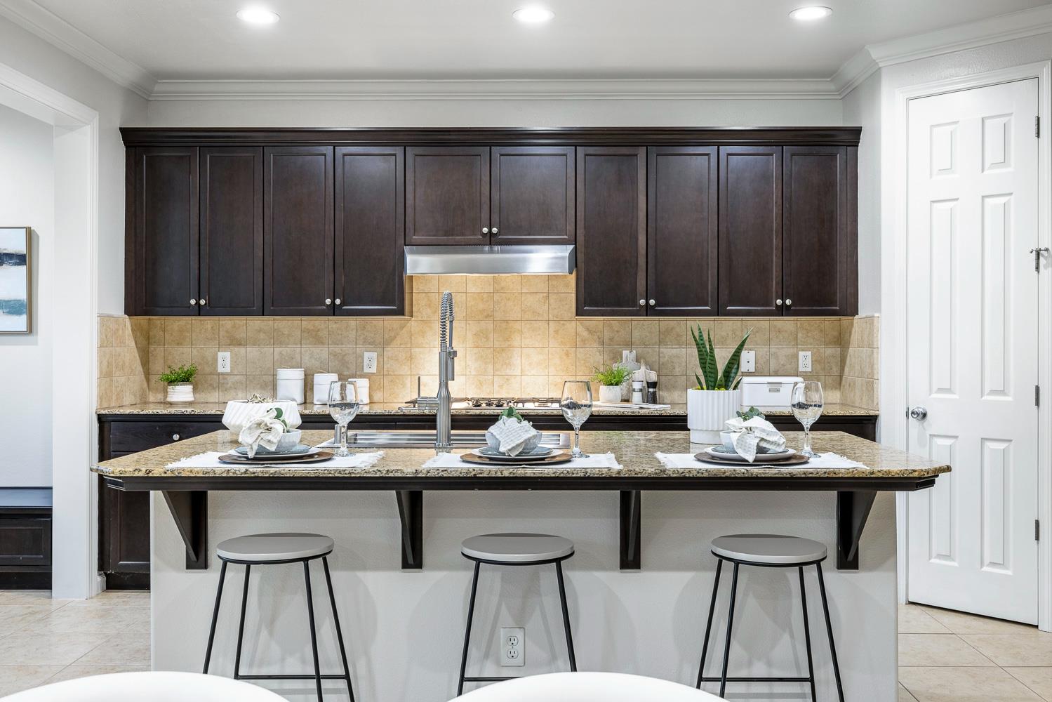 1945 N Emil Ave, Clovis, CA 93619